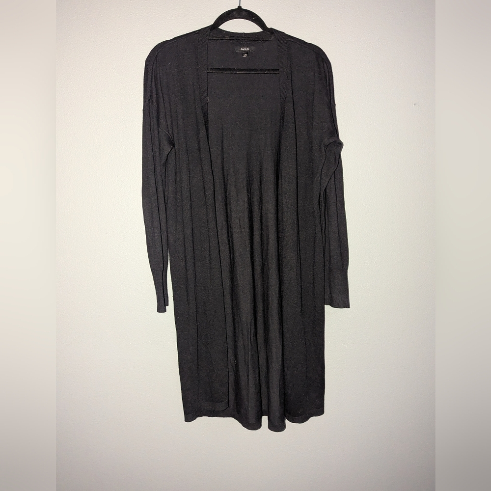 Apartment 9 women's black cardigan size large 22x32x39 No Front Closure